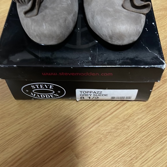 STEVE MADDEN Toppazz Grey Suede Never worn! - Picture 2 of 4